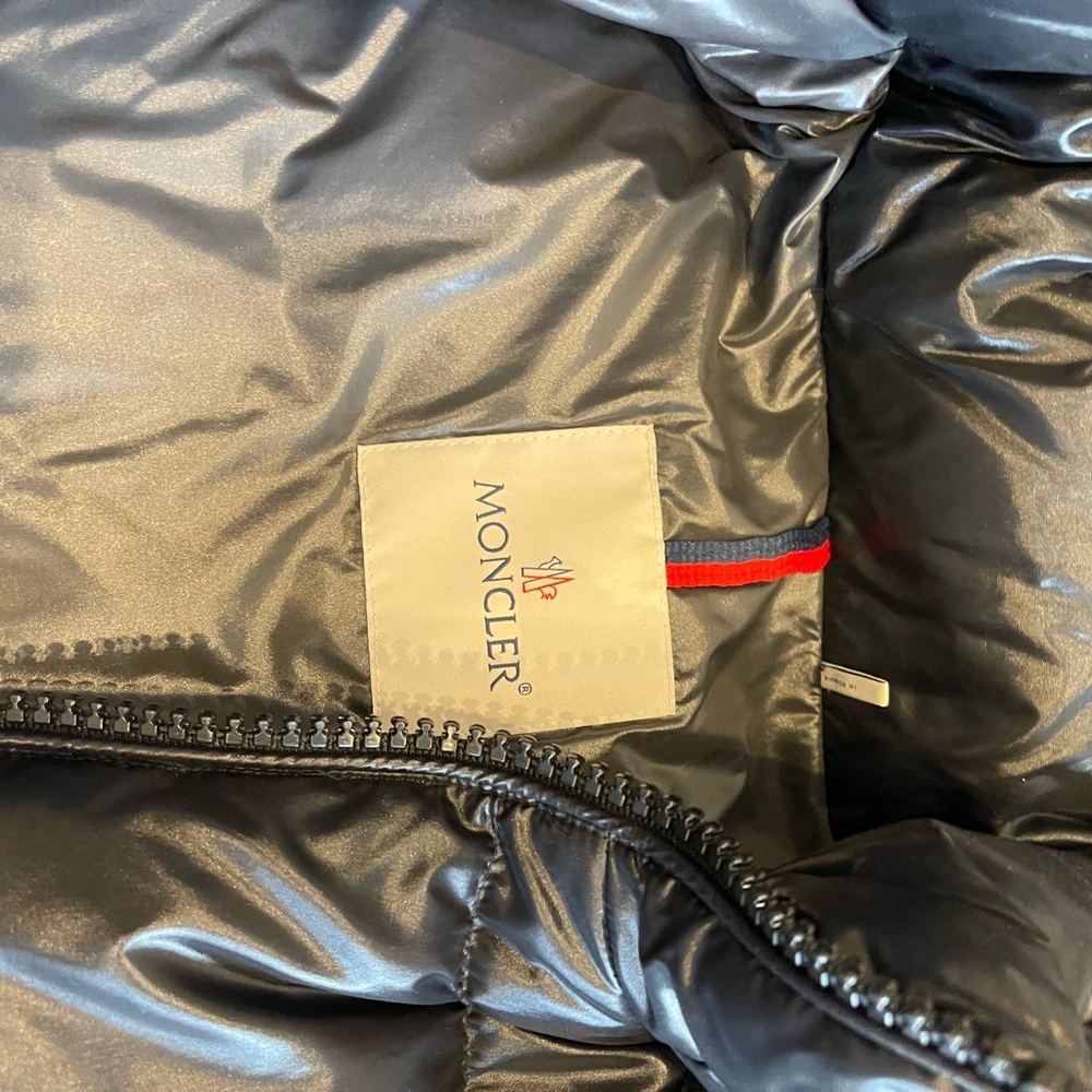 Moncler - Puffy Jacket - Picture 6 of 6